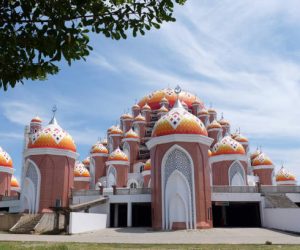 Tour Guide Wisata Halal